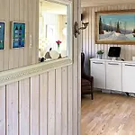 4 Person In *